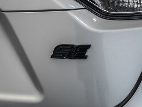 Used 2025 Toyota Corolla SE FWD image 8