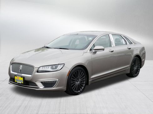 Used 2018 Lincoln MKZ Reserve FWD image 3