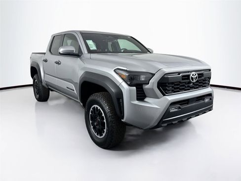 Used 2024 Toyota Tacoma SR5 image 4