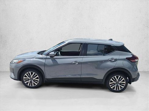 Used 2024 Nissan Kicks SV FWD image 9