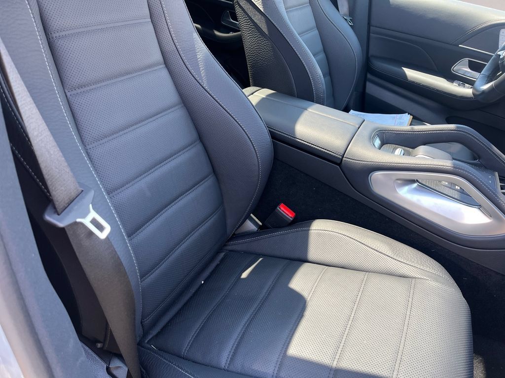 Certified 2026 Mercedes-Benz GLS 580 4MATIC image 12