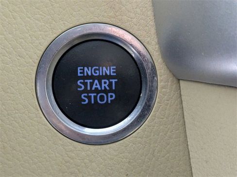 Used 2019 Toyota Highlander XLE image 23