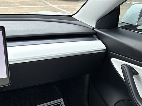 Used 2021 Tesla Model 3 Long Range image 16