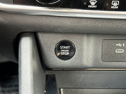 Used 2024 Nissan Rogue SV FWD image 24