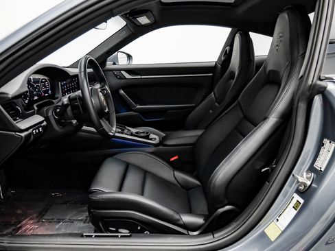 Used 2025 Porsche 911 Carrera image 40