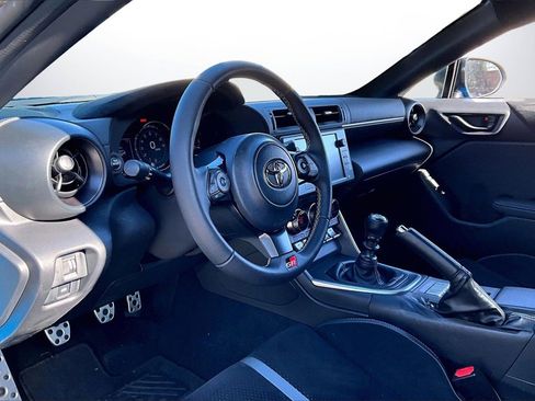 Used 2023 Toyota GR86 Premium image 17