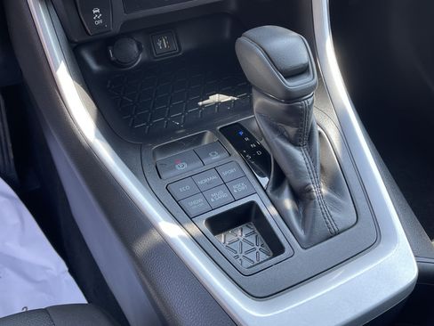 Certified 2025 Toyota RAV4 XLE AWD/4WD image 24