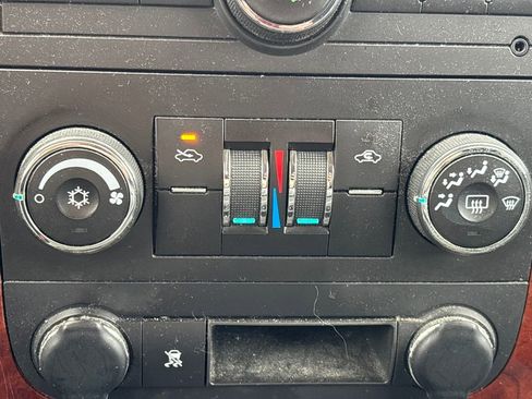 Used 2011 Chevrolet Avalanche LS w/ Regional Value Package image 8