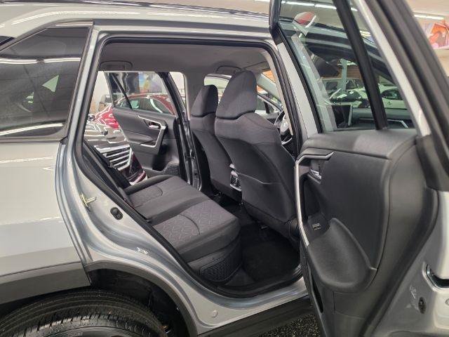 Used 2025 Toyota RAV4 XLE AWD/4WD image 37