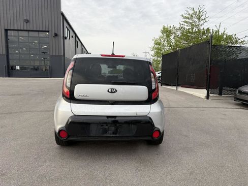 Used 2016 Kia Soul + w/ Primo Package FWD image 4