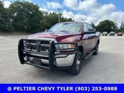 Used 2018 RAM 2500 Tradesman w/ Chrome Appearance Group AWD/4WD image 3