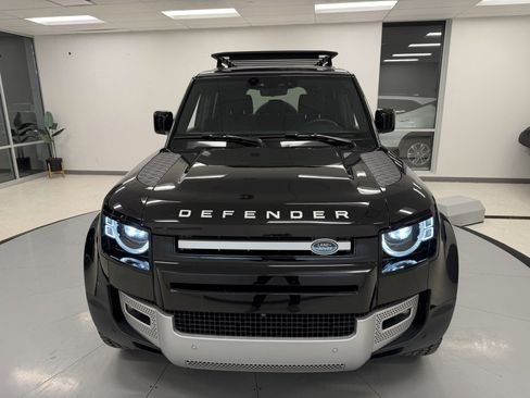 Used 2025 Land Rover Defender 110 S image 64