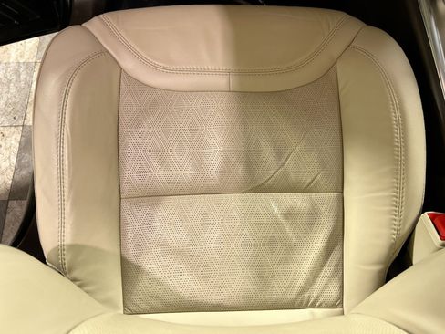 Used 2023 Ford Explorer Platinum w/ Technology Package image 22