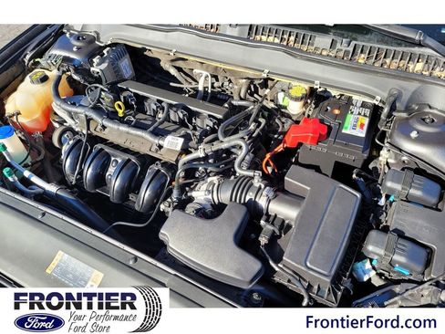 Used 2017 Ford Fusion SE w/ Equipment Group 201A image 28