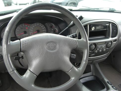 Used 2001 Toyota Sequoia Limited image 9