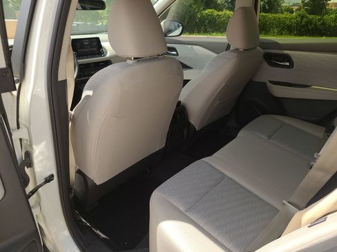 Certified 2023 Nissan Rogue SV FWD image 10