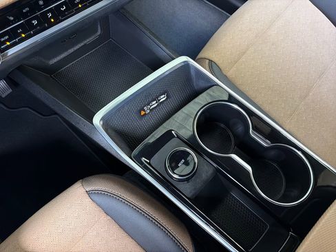 Used 2025 Chevrolet Equinox ACTIV image 26