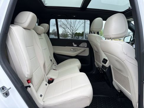 Used 2024 Mercedes-Benz GLS 450 4MATIC image 25