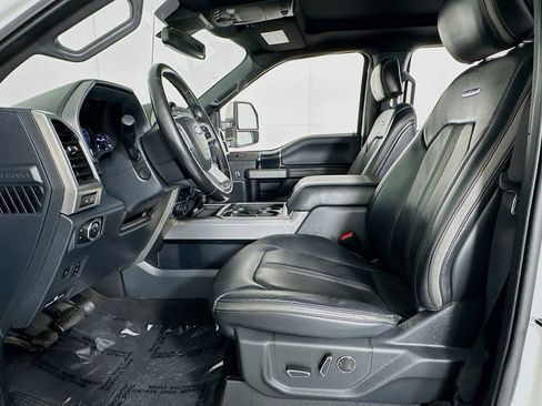 Used 2022 Ford F350 Platinum AWD/4WD image 13