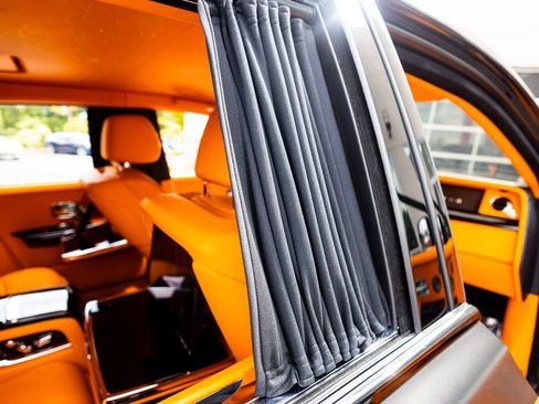 Used 2024 Rolls-Royce Phantom Sedan RWD image 81