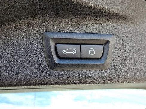 Used 2025 BMW X7 xDrive40i image 32