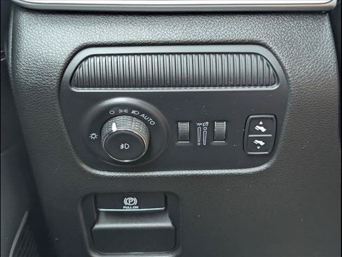Used 2023 Jeep Wagoneer 4WD image 24
