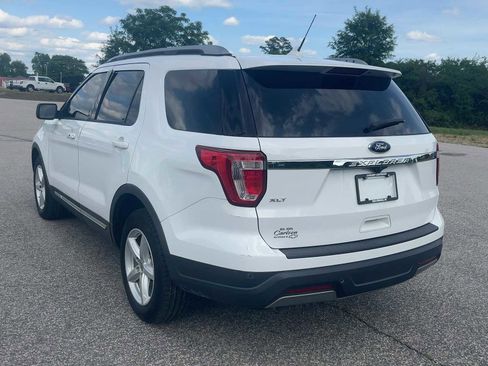 Used 2019 Ford Explorer XLT w/ Equipment Group 201A FWD image 5
