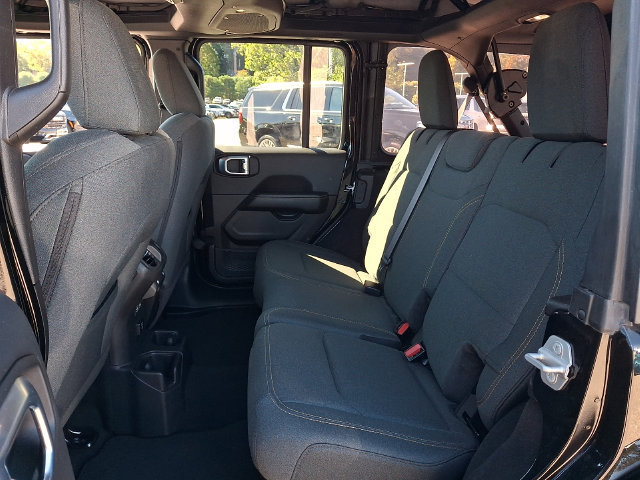 Used 2026 Jeep Wrangler Unlimited Sahara AWD/4WD image 18