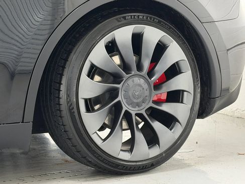 Used 2023 Tesla Model Y Performance AWD/4WD image 96