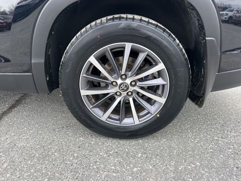 Used 2019 Toyota Highlander XLE image 35