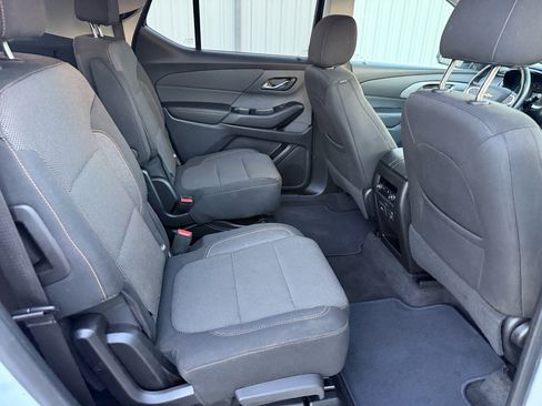 Used 2019 Chevrolet Traverse LT image 34