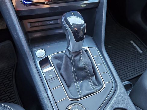 Certified 2022 Volkswagen Tiguan SE image 15