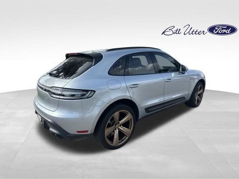Used 2024 Porsche Macan AWD/4WD image 2