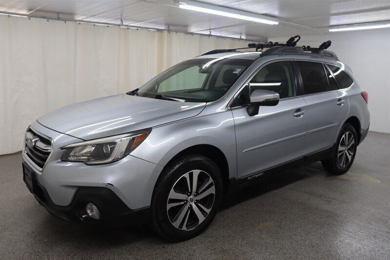 Used 2018 Subaru Outback 2.5i Limited AWD/4WD image 3