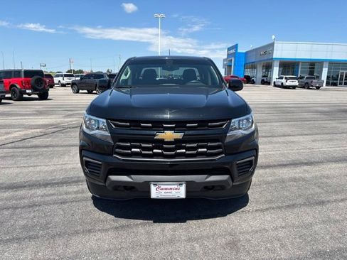 Used 2022 Chevrolet Colorado LT AWD/4WD image 2