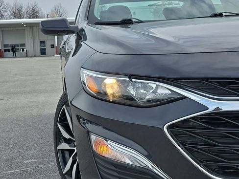 Used 2022 Chevrolet Malibu RS image 9
