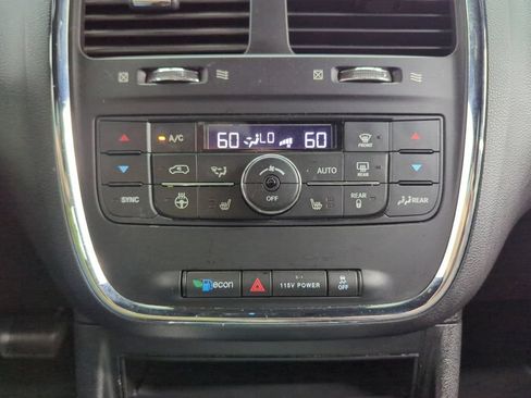 Used 2017 Dodge Grand Caravan GT FWD image 16