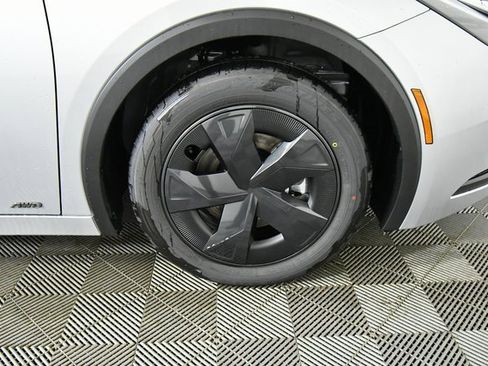 New 2026 Toyota Prius LE image 17