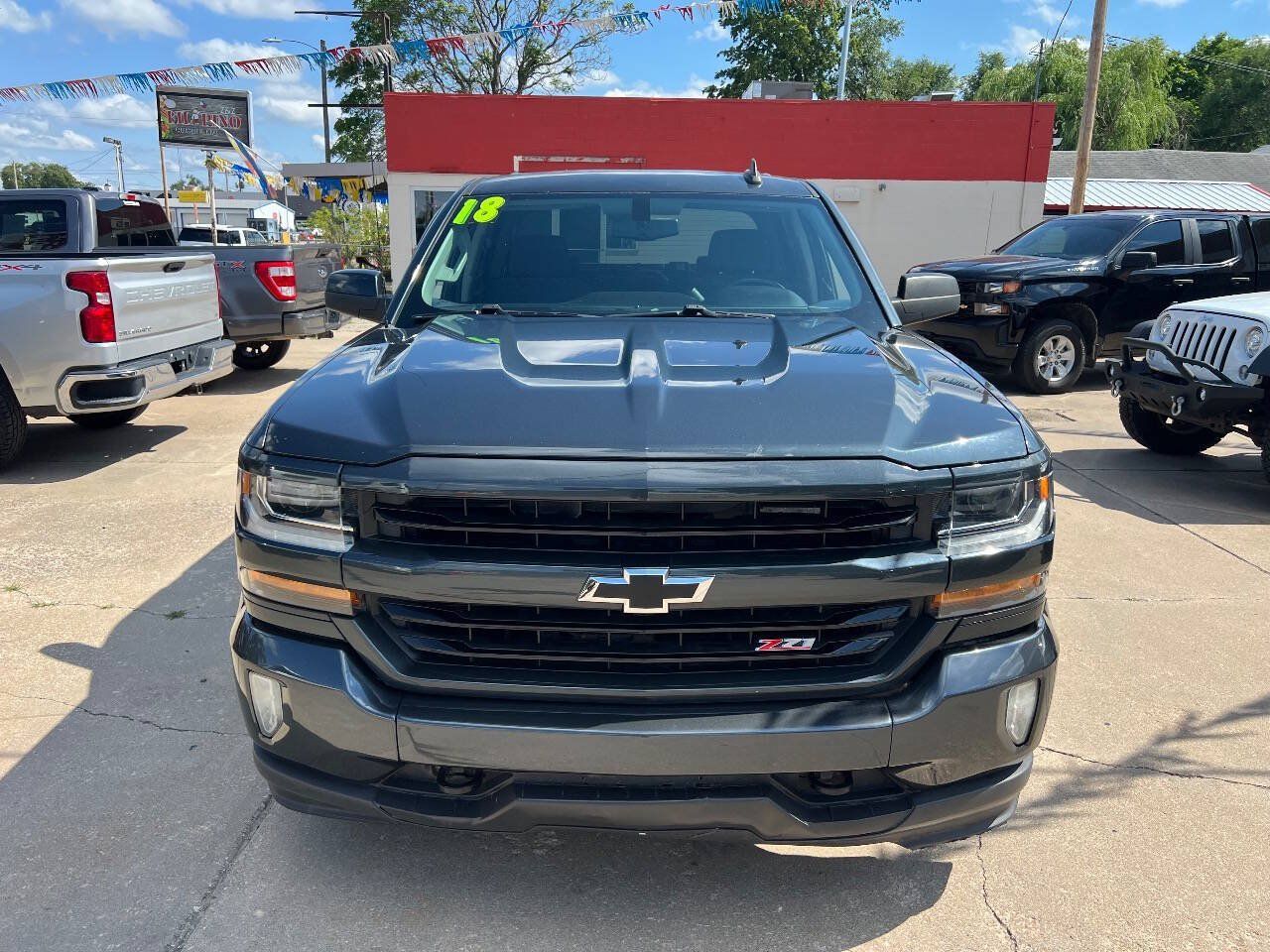 Used 2018 Chevrolet Silverado 1500 LT w/ All Star Edition AWD/4WD image 3