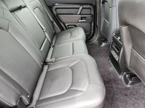 Used 2025 Land Rover Defender 110 S image 23