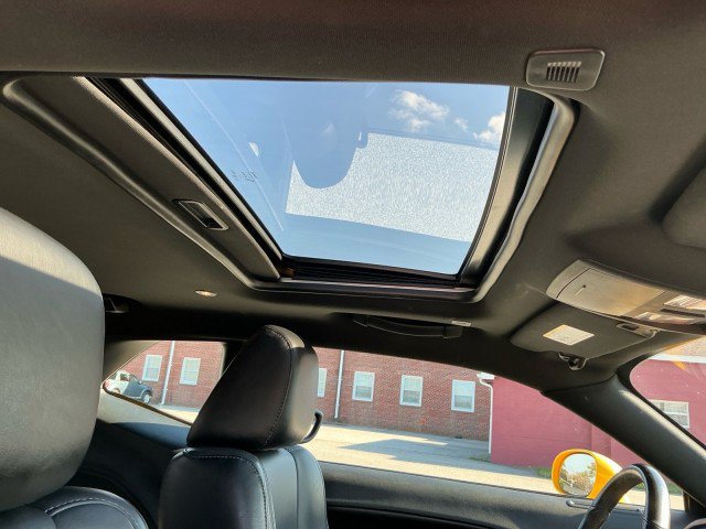 Used 2018 Dodge Challenger SXT Plus RWD image 4