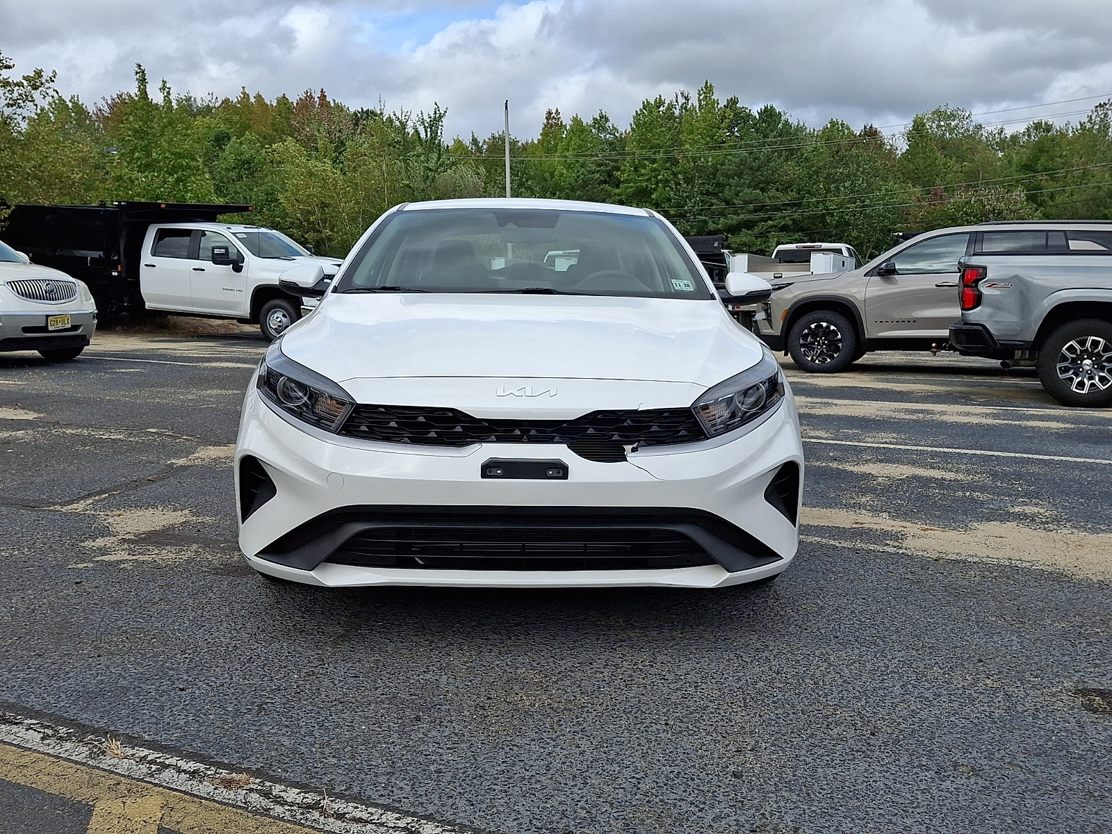 Used 2023 Kia Forte LXS w/ LXS Technology Package FWD image 2
