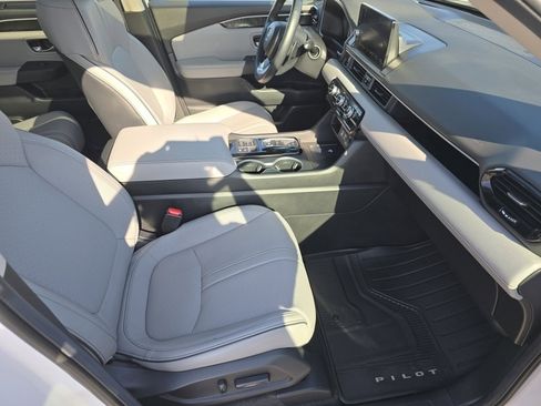 Used 2024 Honda Pilot Elite image 36