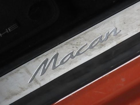 Certified 2025 Porsche Macan Electric RWD image 39
