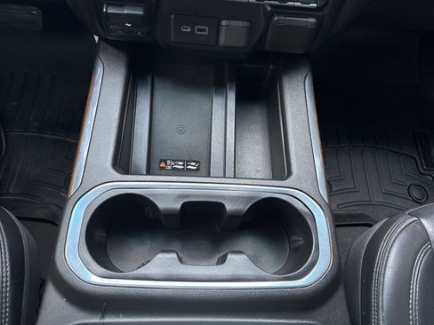 Used 2022 Chevrolet Silverado 3500 High Country image 27