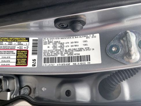 Used 2023 Toyota Tacoma TRD Off-Road image 33