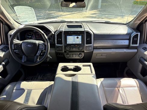 Used 2018 Ford F250 XLT w/ XLT Value Package image 8