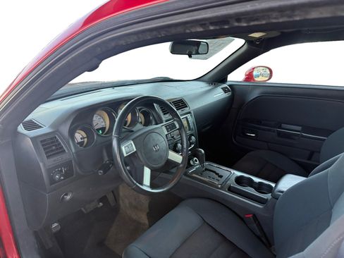 Used 2010 Dodge Challenger R/T w/ Sound Group RWD image 9
