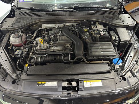 Used 2025 Volkswagen Jetta SE FWD image 30