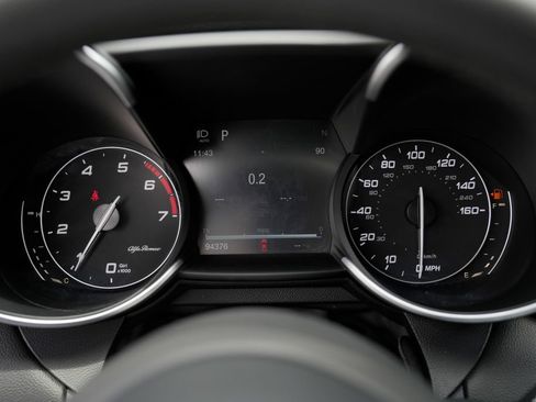 Used 2017 Alfa Romeo Giulia AWD image 50